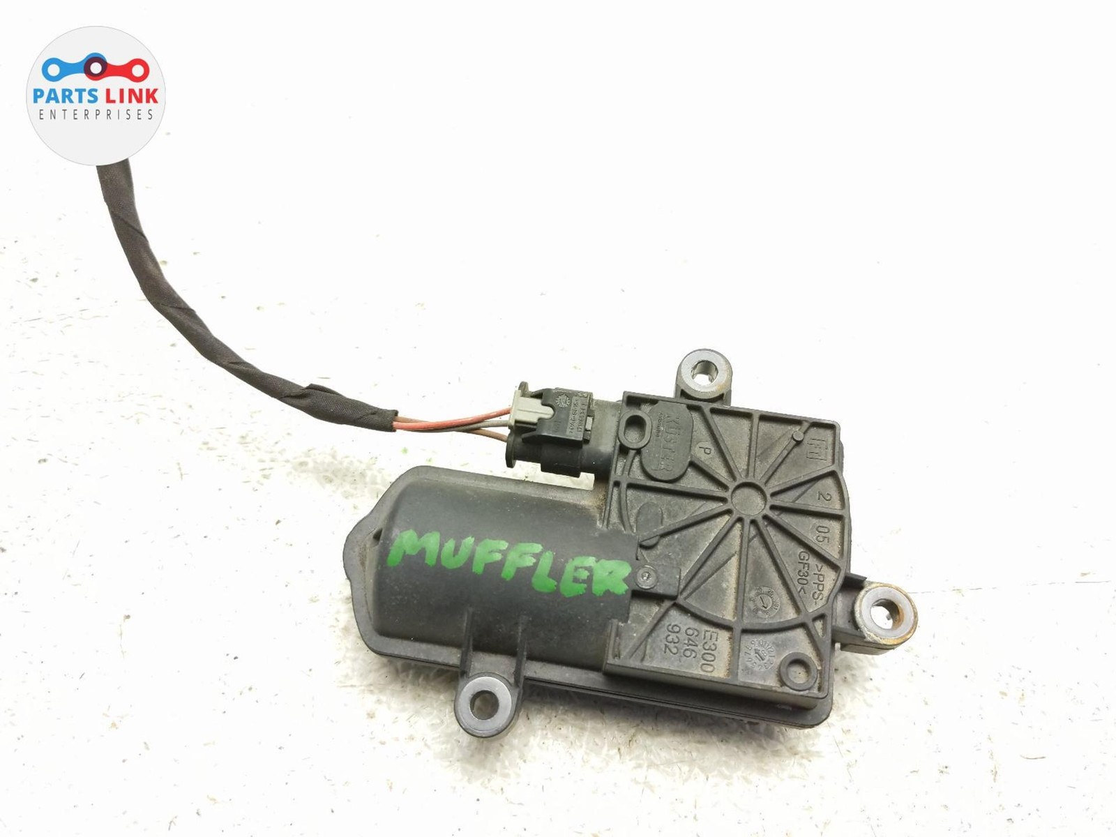 2016-20 BENTLEY BENTAYGA EXHAUST FLAP CONTROL VALVE ACTUATOR SERVO PLUG SET 3K