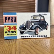 Vintage Pyro 1934 Ford 3 Window Coupe 1/32 Scale Model Kit Table Top Series