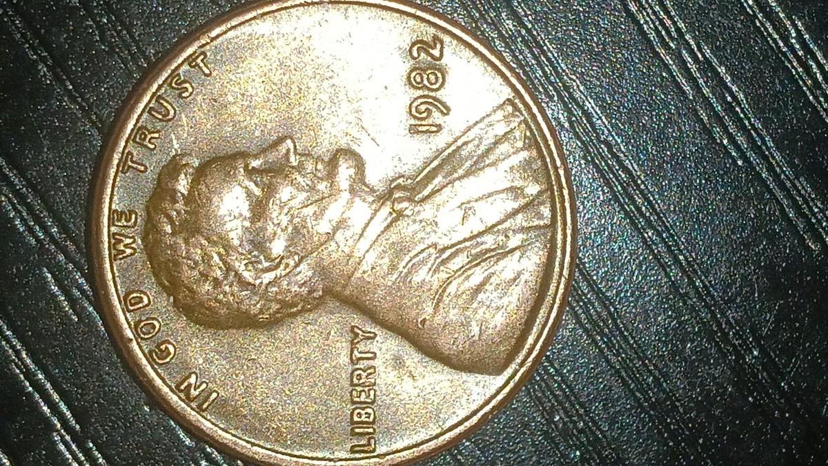 1982 Lincoln Penny LARGE DATE, No Mint Mark, 3.1grams Copper Penny