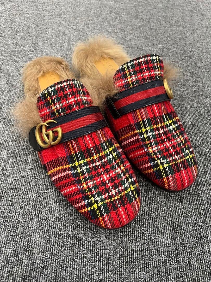GUCCI GG Logo Plaid Princetown Fur Sandals Mules Shoes Men  display picture 1