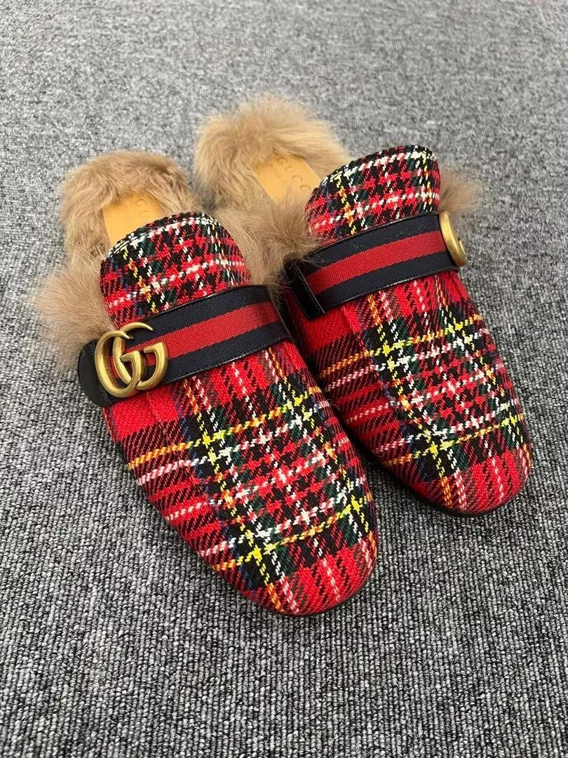 Sandales en fourrure à carreaux logo GUCCI GG Princetown chaussures mules hommes taille 9 rouge neuves