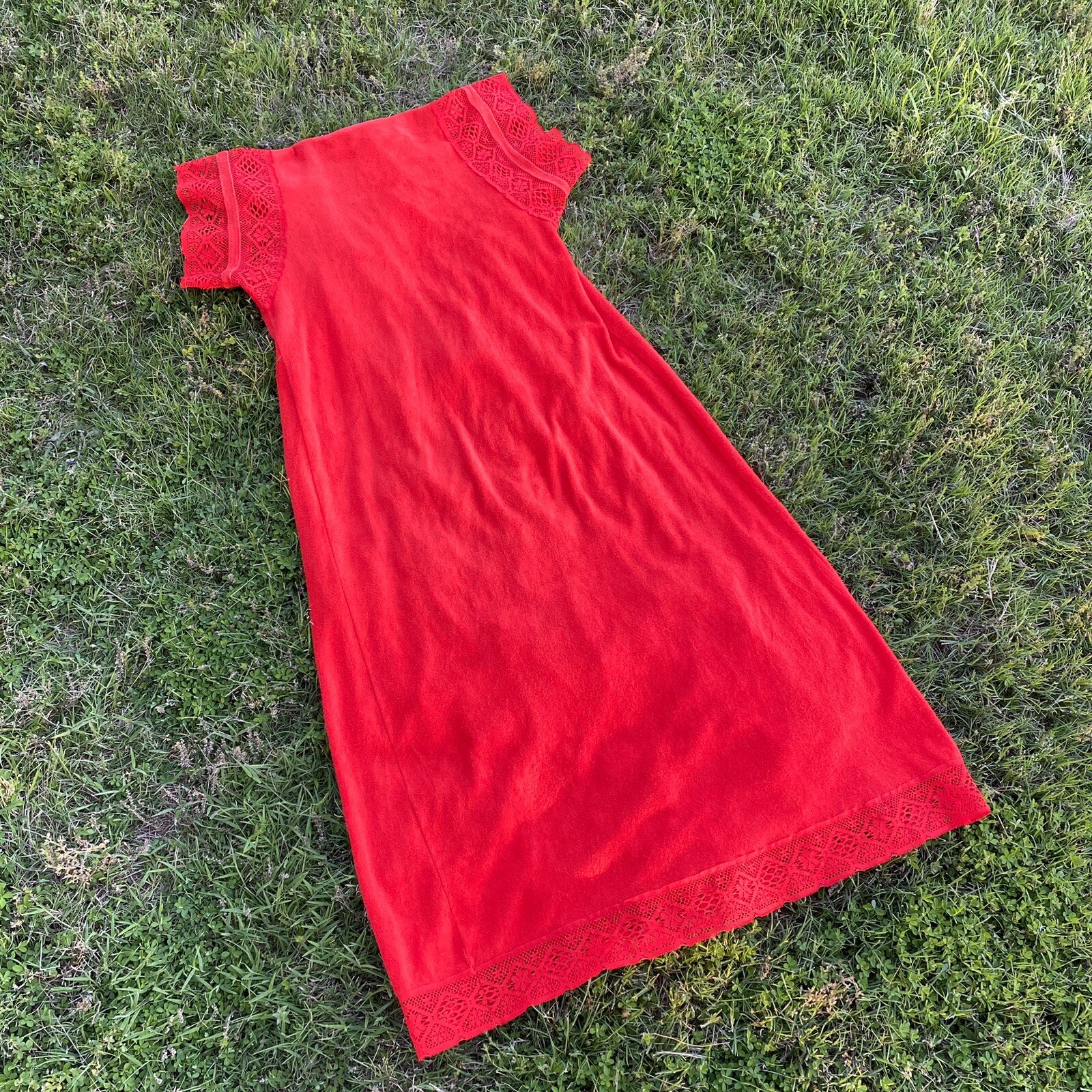 Vintage 70s Terry Cloth Lace Nightgown Gem