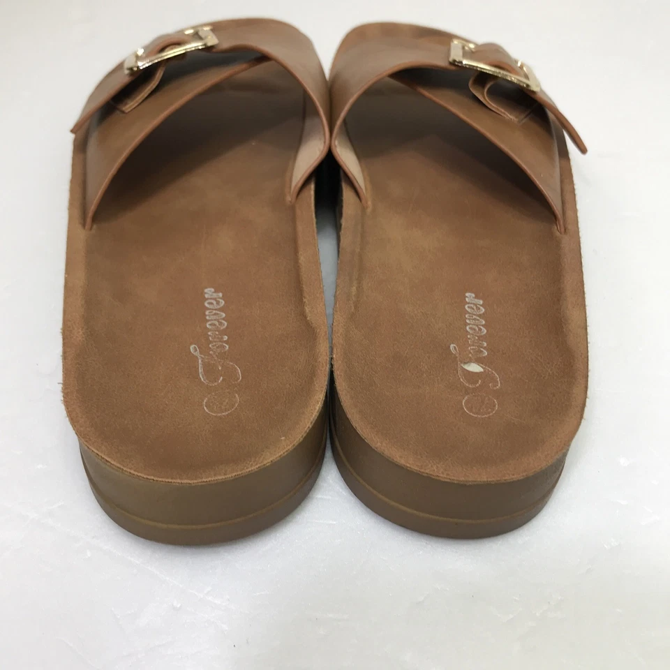 Forever women's tan brown buckle vegan leather Luis 15 sandals Size 7.5 - Image 4 of 4