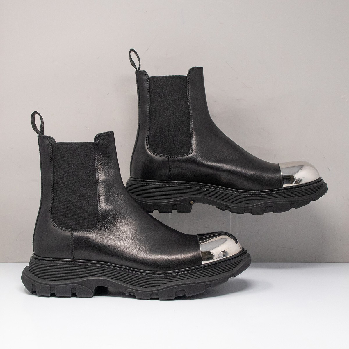 Alexander McQueen Hybrid Chelsea Bootsブーツ Alexander McQueen - Hybrid Leather Chelsea Boots - Black