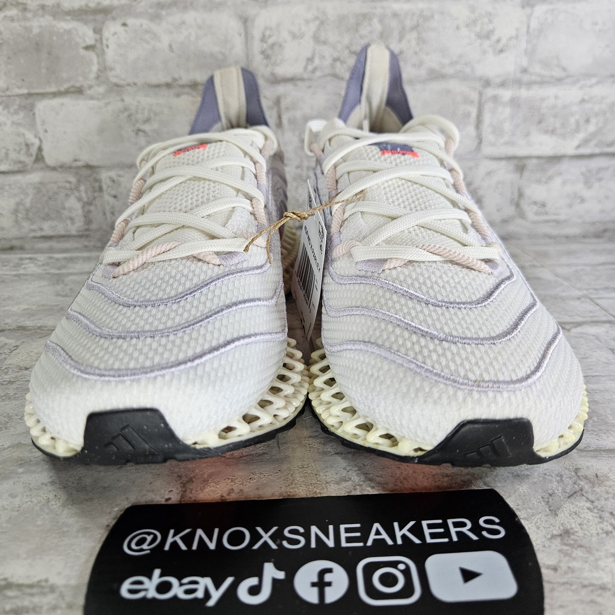 Adidas 4DFWD x Parley Shoes
Men’s 7.5
Women’s 8.5-9 4DFWD X PARLEY – shop.parley.com main image 2