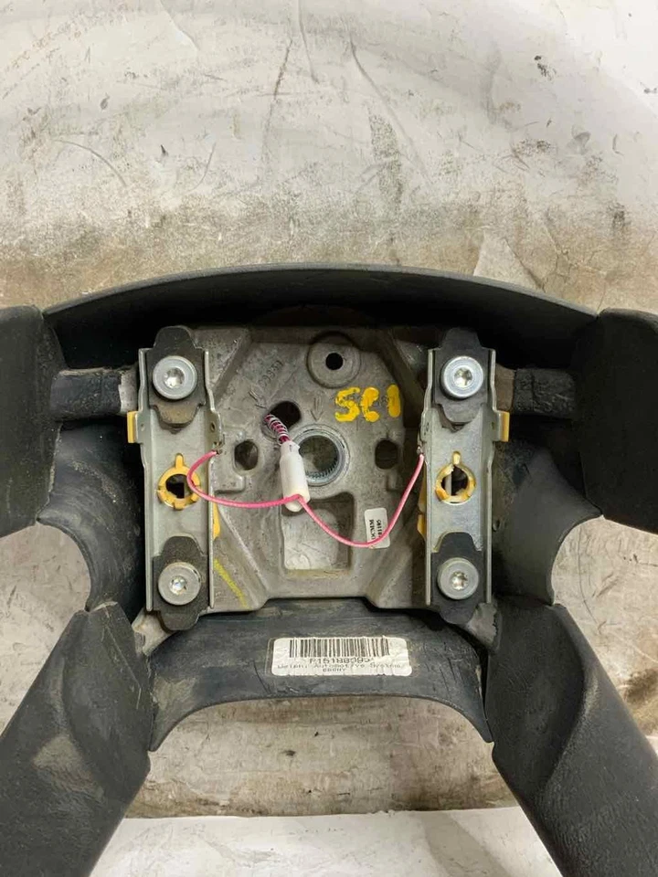 Volante Chevrolet Silverado 1500 1999-2002 16822249 vinilo negro 999751 8C Foto 4 de 4