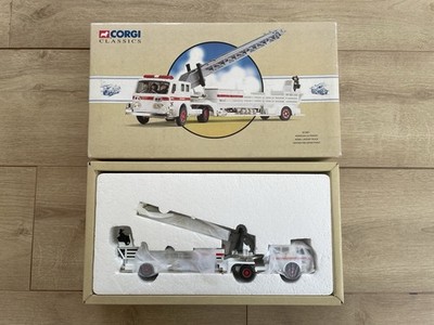 Corgi Classics Die Cast Model 97387 Denver Fire Department Aerial Ladder Truck
