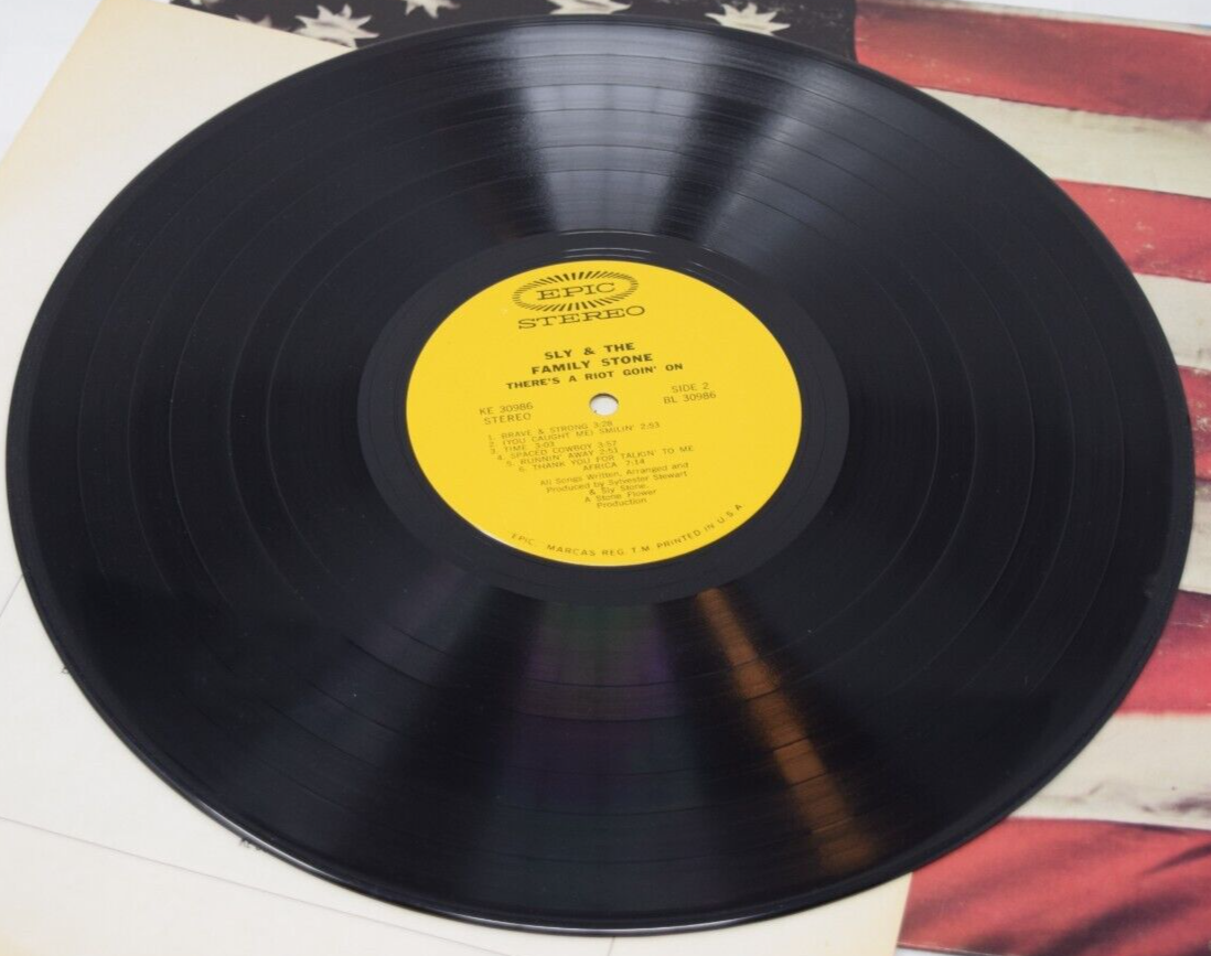 Sly & The Family Stone There's A Riot Goin On Epic KE30986 1AG/1AG