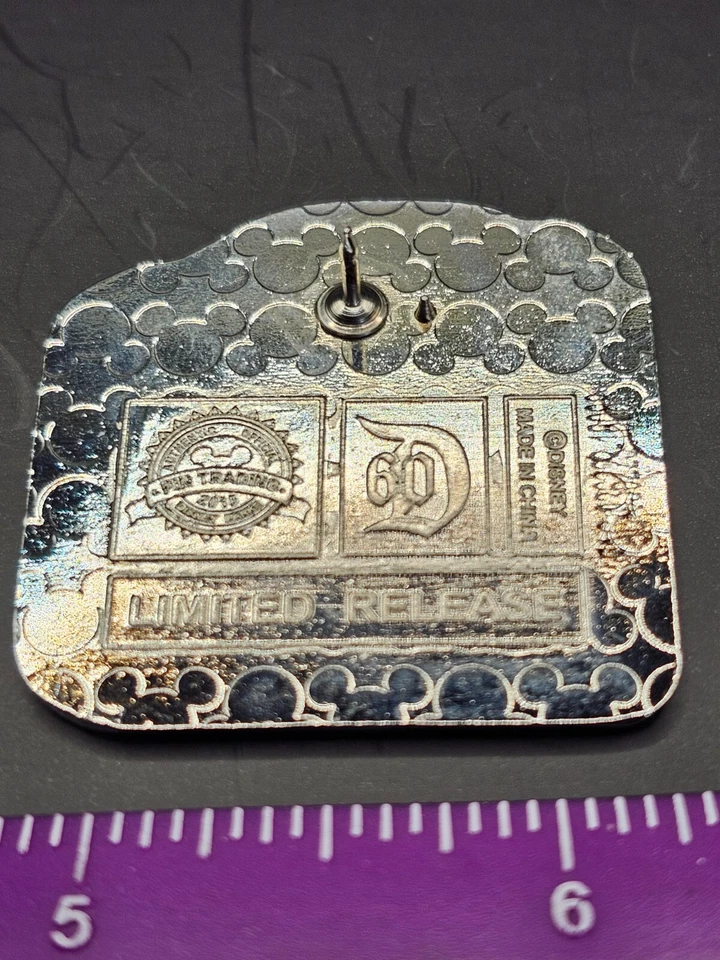 Prendedor Disney 60th Diamond Celebration Disneyland Forever Simba El Rey León LR Foto 2 de 2