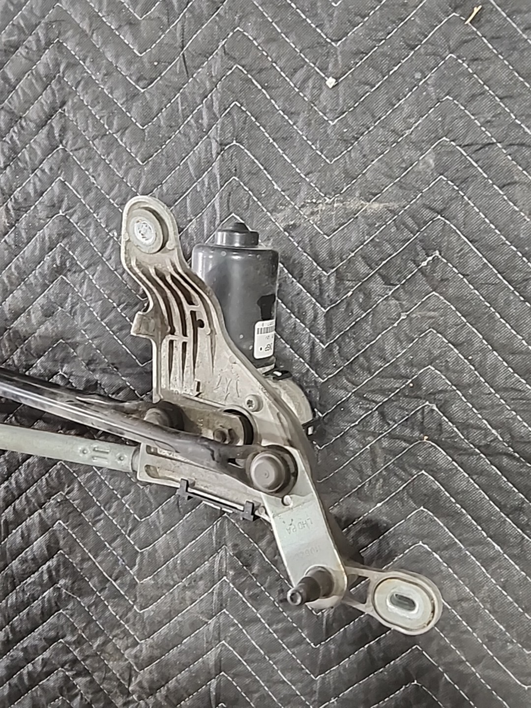 14-20 Maserati Ghibli Levante Front Windshield Wiper Motor Linkage Arm OEM #0045