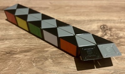 Original Rubik's Twist Schlange Puzzle-fabelhafter Zustand!