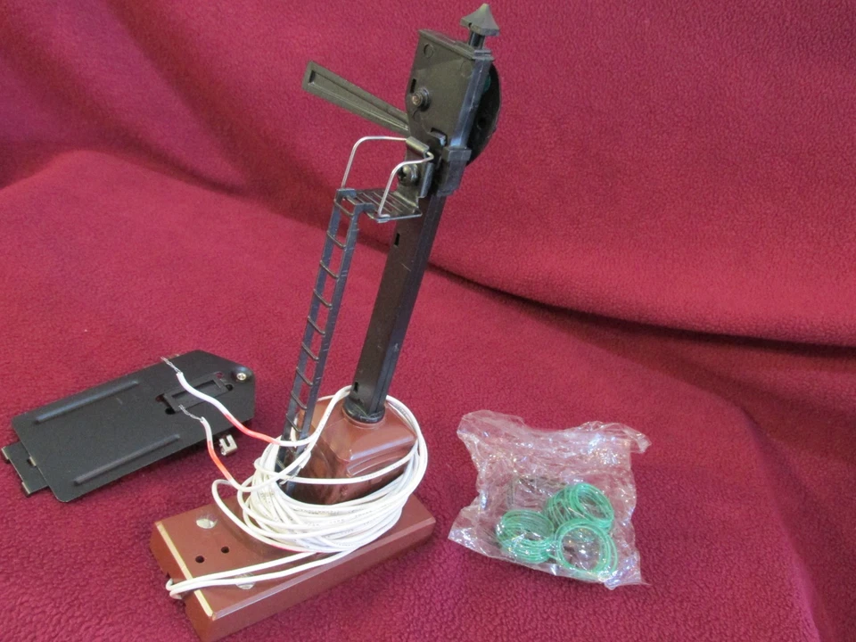 LIONEL 6-12727 AUTOMATIC OPERATING SEMAPHORE SIGNAL, O - Image 3 of 4