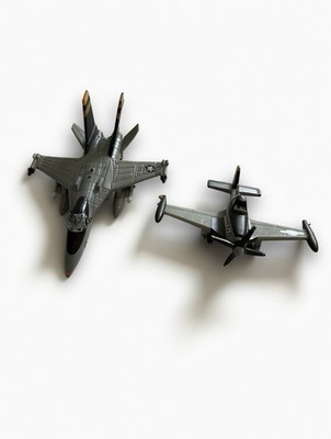 Disney Planes Mattel Die-Cast Set: Bravo Jet & Dusty Crophopper