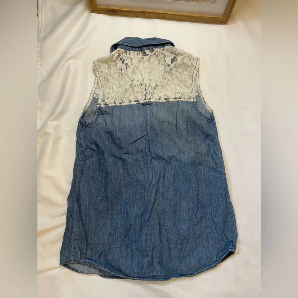 Jessica Simpson size small denim/lace button down tank top - Image 3 of 4