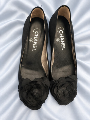 CHANEL Black Camellia Flower Ballet Flats Metallic Quilted Heel Shoes 38.5 Italy