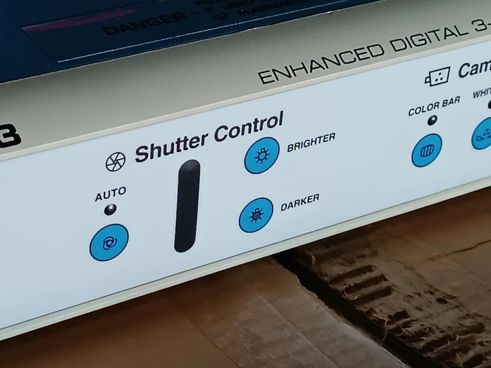 Unidad de control de cámara Smith & Nephew Dyonics ED-3 de 3 chips, NTSC, 120VAC, 7206063 Foto 3 de 4