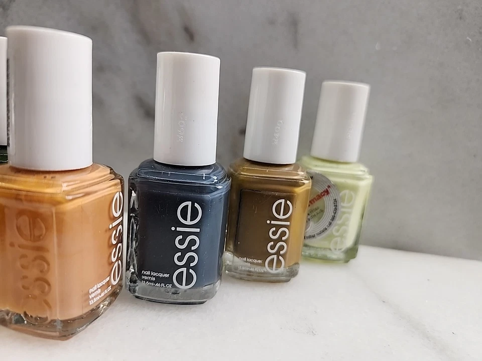 Lote de 7 Esmaltes de Uñas Essie #1764-1744-1754-1761-1742-1758-757. Foto 3 de 4