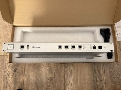 Ubiquiti UniFi Security Gateway USG-PRO-4 19'' Rack Router Firewall