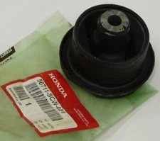Honda Genuine OEM Rear Differential Bushing 50711-SCW-A01 Insulator Mount