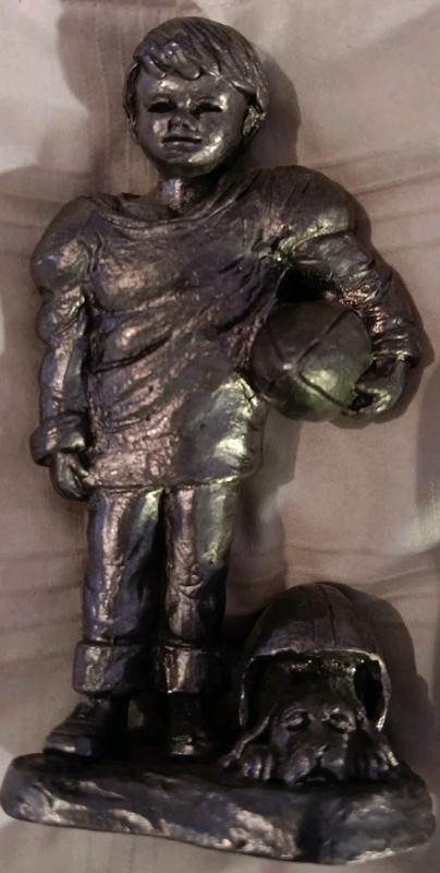 1985 MICHAEL RICKER RB PEWTER BOY & HIS Dog W/ FOOTBALL SIGNED & # 298 OF 2325