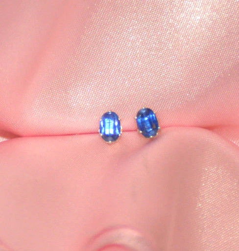 HERMOSOS PENDIENTES DE LEY DE CIANITA OVALADA AZUL 8mmX6mm- app. 2,25 ctw. Foto 2 de 3
