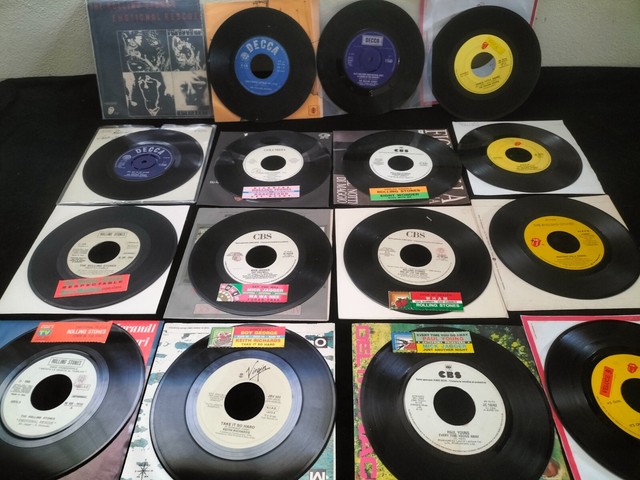 THE ROLLING STONES lotto 16 vinili 45 giri ORIGINALI - PROMO- JUKE BOX + STRIP THE ROLLING STONES lotto 16 vinili 45 giri ORIGINALI - PROMO- JUKE BOX + STRIP