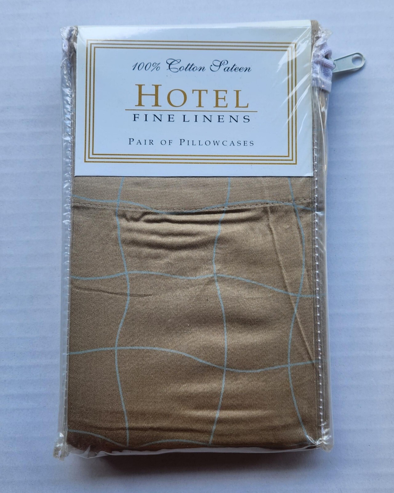 Hotel Fine Linens - Pair of Pillow Cases - Size:  20' x 30' 