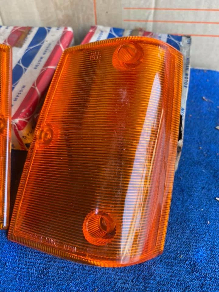 Luz de señal de giro marcador lateral de recogida Datsun Nissan 720 Len genuina NOS JP Foto 3 de 4