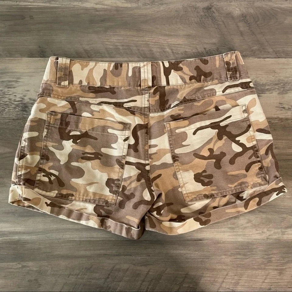 Pantalones Cortos Joie California Marrón Sarga Camuflados Joie Foto 4 de 4