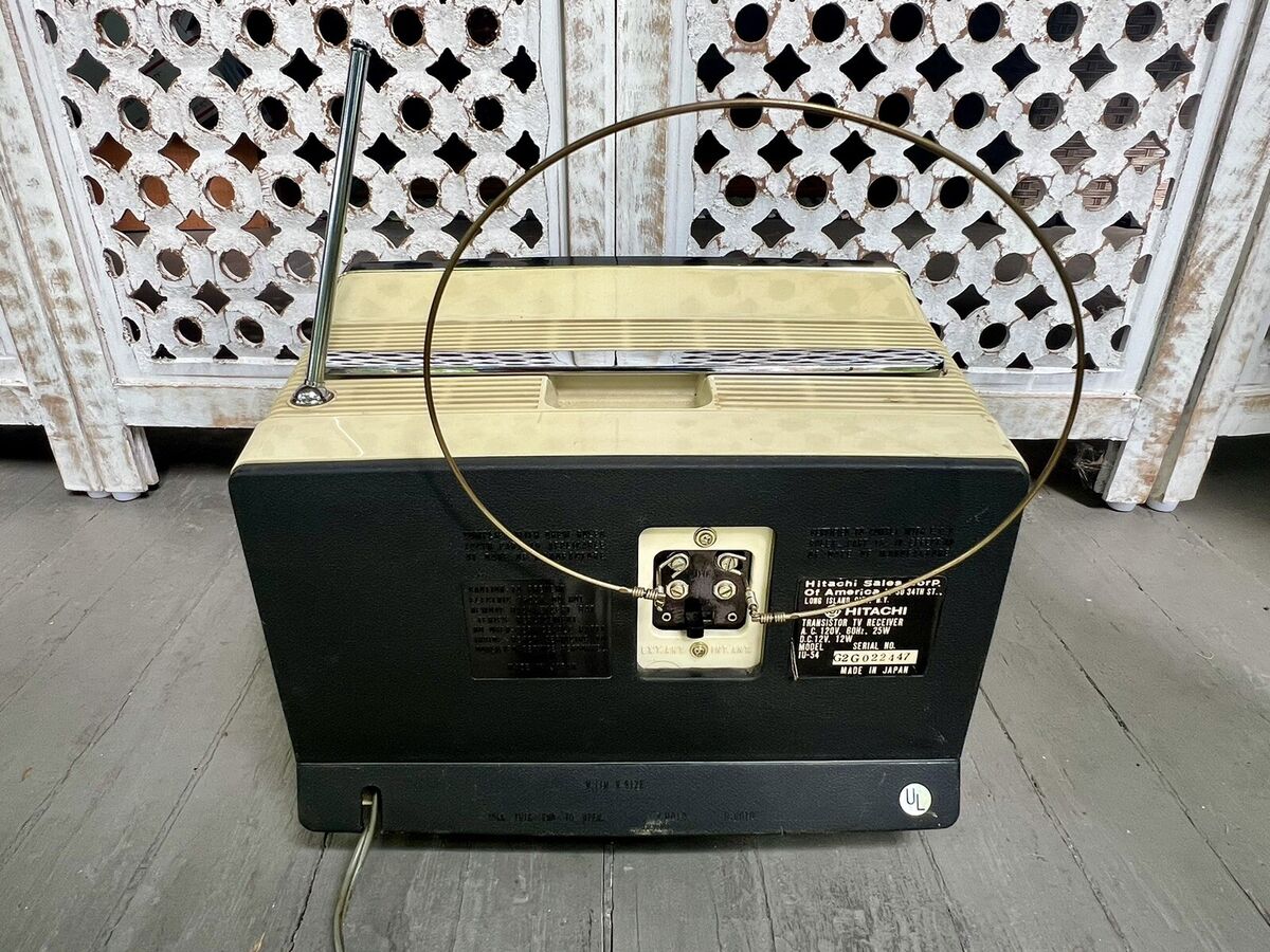 Fully Tested Vtg Hitachi B&W TV IU-54 Portable Battery or Fully Tested Vtg Hitachi B&W TV IU-54 Portable Battery or