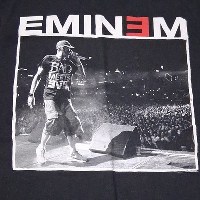 Eminem Men s Black Graphic  concert T-Shirt ..Size S