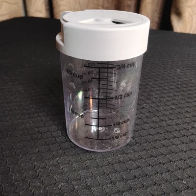 The Pampered Chef 3/4 /180 ml Grated Cheese Storage Container - L