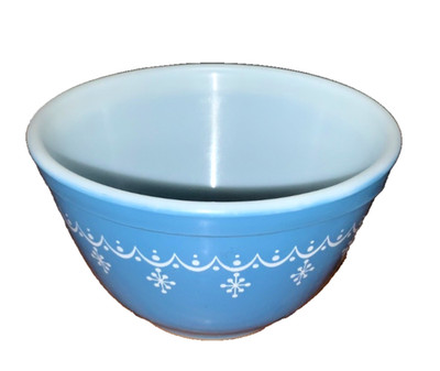 Vintage Pyrex #401 Snowflake Garland Nesting Mixing Bowl 1.5 Pint Small Blue USA