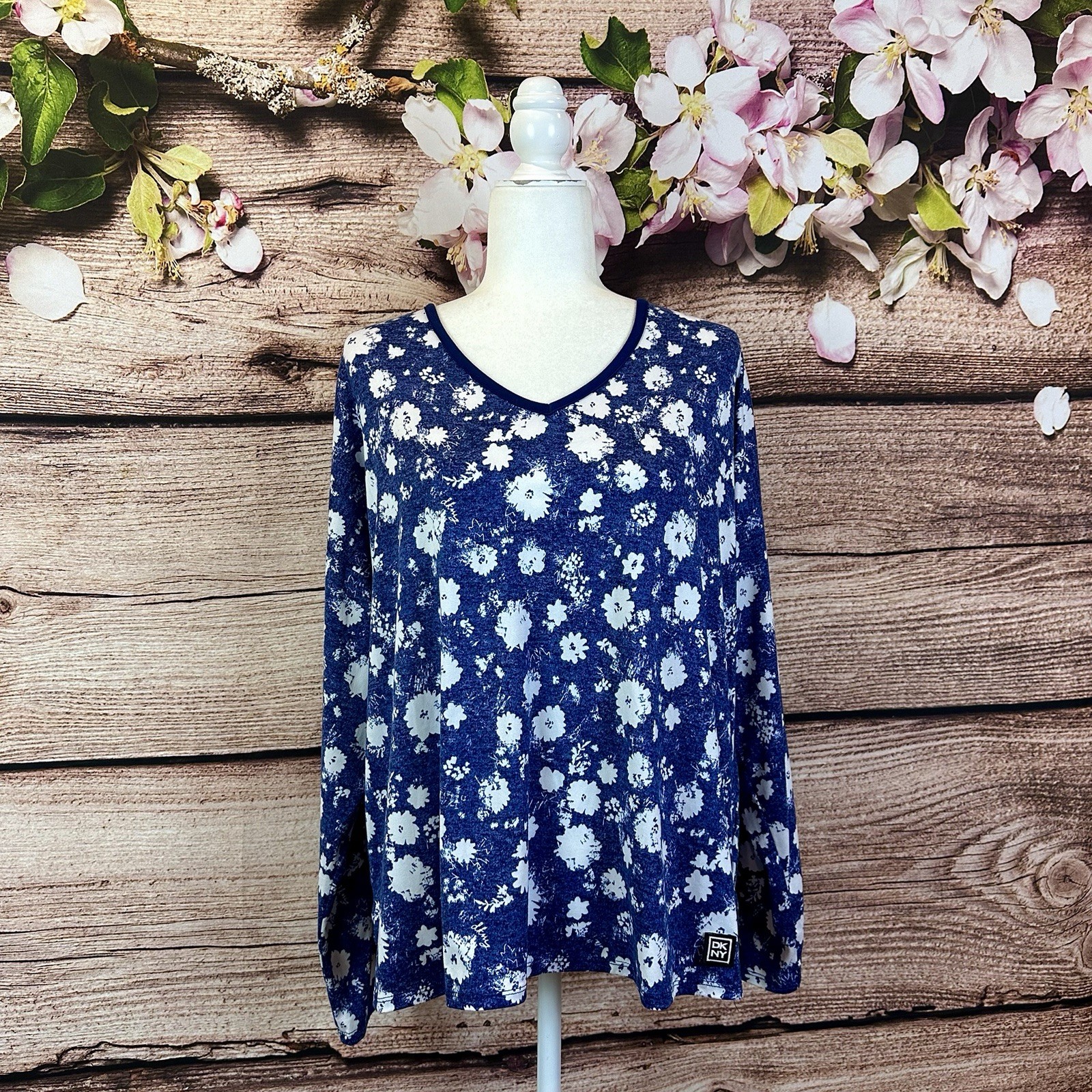 DKNY Women’s Blue White Floral Printed V-Neck Flared Blouse Pullover XL