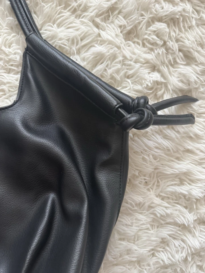 Bolso de cuero negro Elizabeth & James  Foto 4 de 4