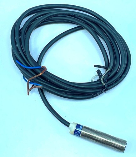 Telemecanique XS512B1DAL2 Inductive Proximity Sensor XS5 M12 L53MM - Picture 7 of 10