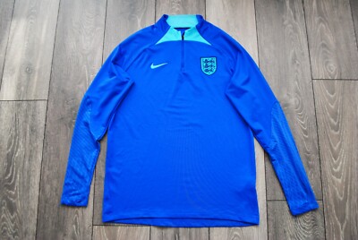 ENGLAND NATIONAL TEAM TRAINING FOOTBALL DRILL TOP 2022/23 BLUE PRE-MATCH LARGE