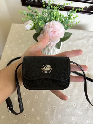 Coach Wavy Wallet With Crossbody Strap (tiny One )
