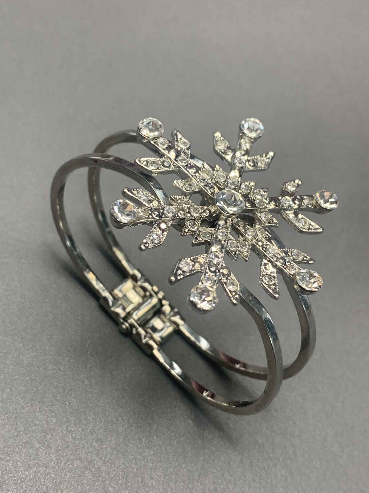 Vintage ￼ Rhinestone snowflake clamper bracelet S… - image 3