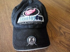 The Official Detroit Red Wings Wing-nut 