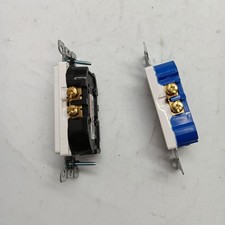 2 PACK Leviton 15 amps 125 volt Duplex White Outlet