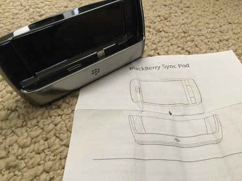 BlackBerry Desktop Charge Sync Pod Storm 9500 9530 - Photo 1/1