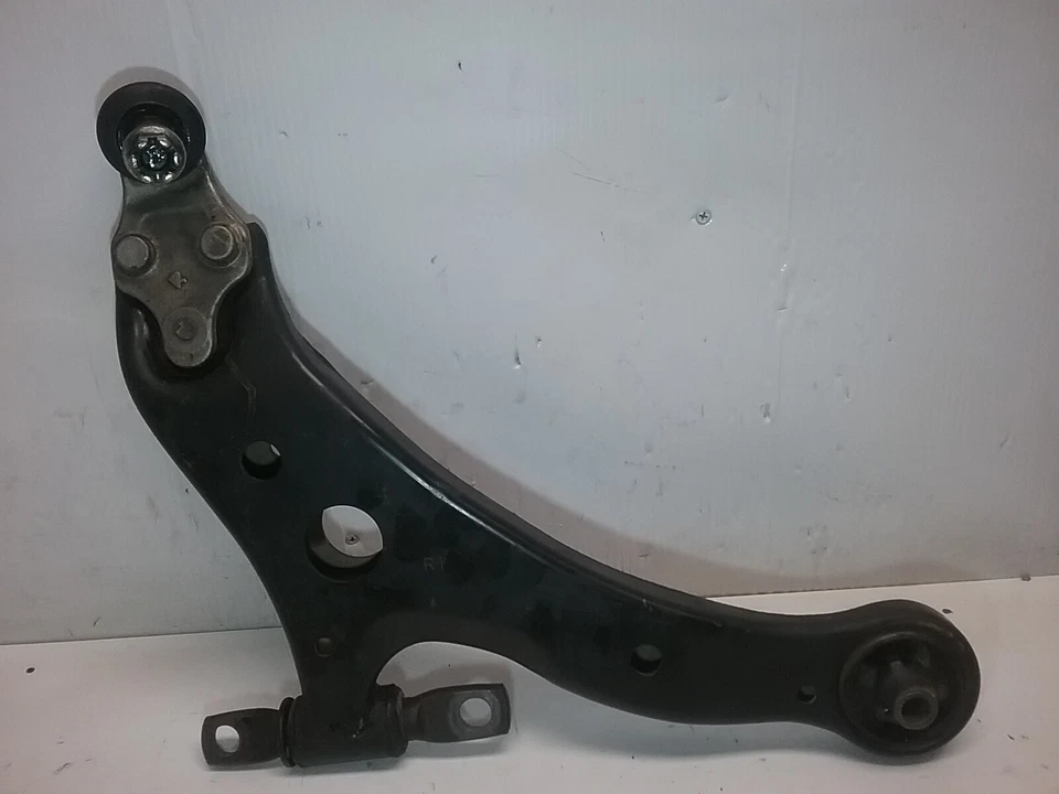 Braço de controle inferior dianteiro direito Toyota Camry LE 2012 2.5L 4 cilindros - Imagem 3 de 4