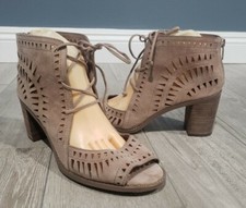 VINCE CAMUTO Tarita taupe nubuck laser cut out lace up ankle booties 9.5M