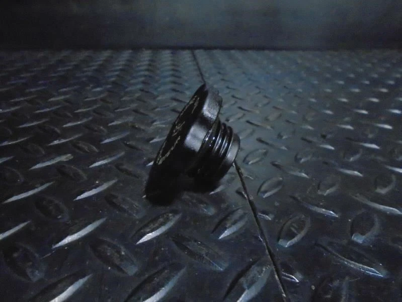 Tapa de aceite del motor Ford Escort 1999 Foto 3 de 3