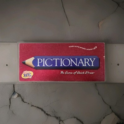 Pictionary: The Game of Quick Draw 2009 Parker Brothers Edition, Pre-owned Good