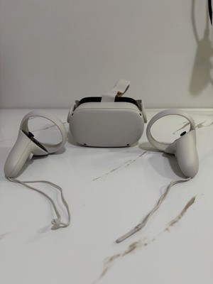 Meta Oculus Quest 2 Standalone VR Headset, Controllers & Carrying Case, White