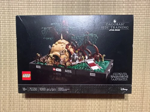 LEGO STAR WARS 75330 Dagobah Jedi Training Diorama Yoda Hut Skywalker R2 Retired