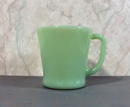 Vintage ANCHOR HOCKING FIRE KING JADEITE GREEN MUG - D Handle