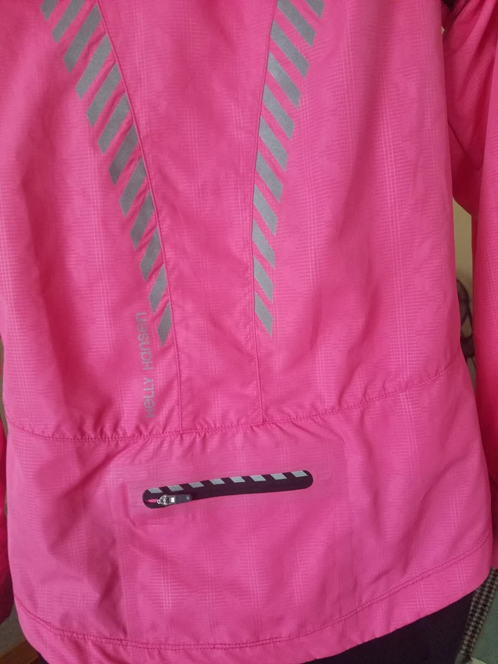 Chaqueta cortavientos Helly Hansen Fushia rosa talla mediana nueva sin etiquetas Foto 2 de 4